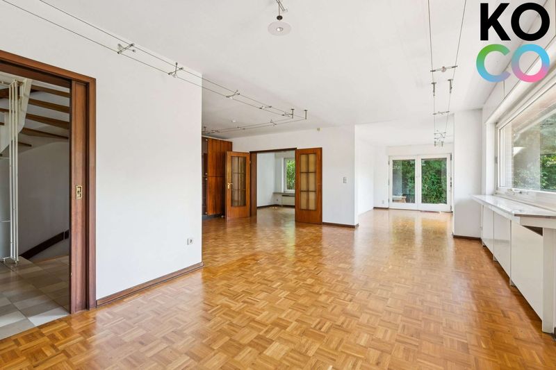 Großzügige Doppelhaushälfte mit Wintergarten und Dachterrasse